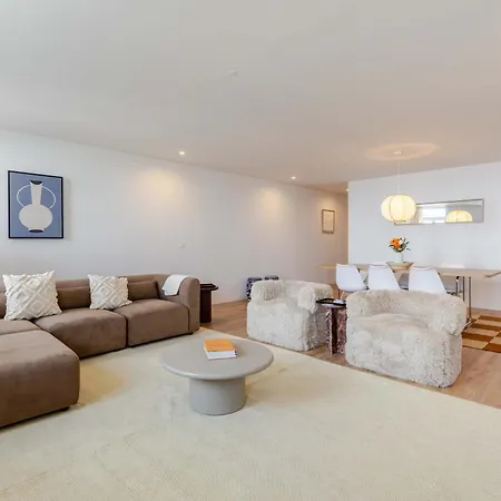 Stylish Oceanfront 3-suite Retreat By Hostwise * פורטו