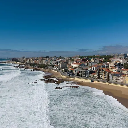 Stylish Oceanfront 3-suite Retreat By Hostwise Appartement Oporto