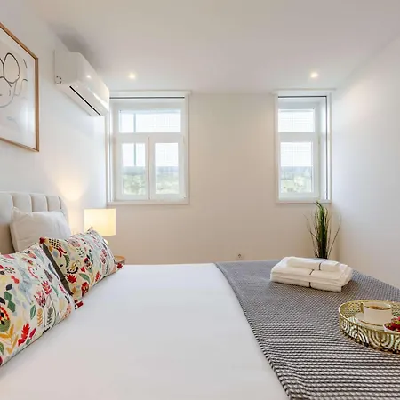 Stylish Oceanfront 3-suite Retreat By Hostwise * פורטו