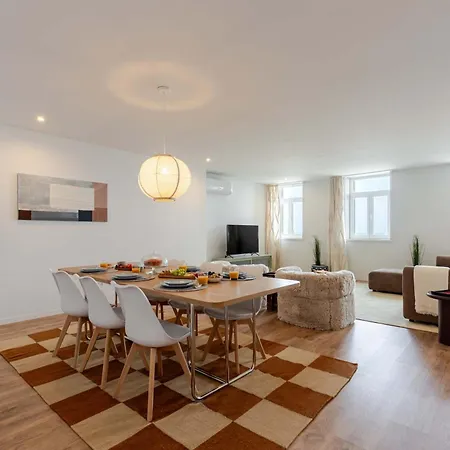 Stylish Oceanfront 3-suite Retreat By Hostwise Appartement Oporto