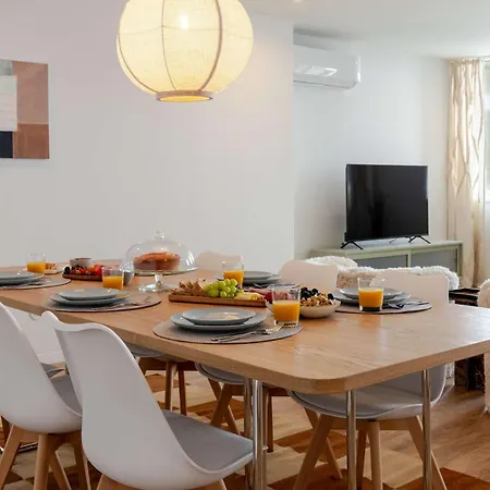 Stylish Oceanfront 3-suite Retreat By Hostwise פורטו