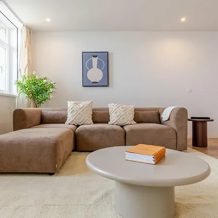 Stylish Oceanfront 3-suite Retreat By Hostwise * Oporto